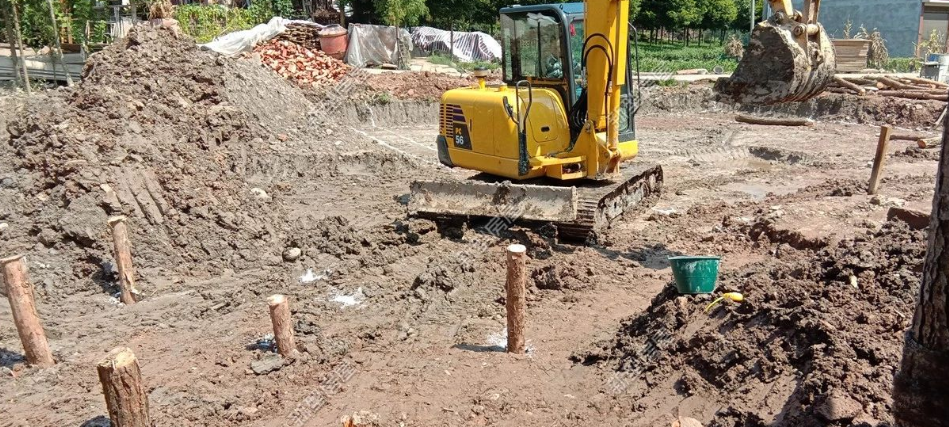 如何用松木樁在農村宅基地打基礎？